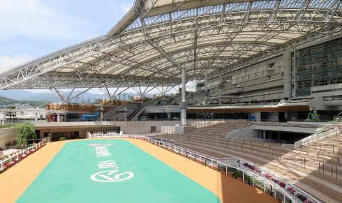 阪神競馬場スタンドリフレッシュ工事